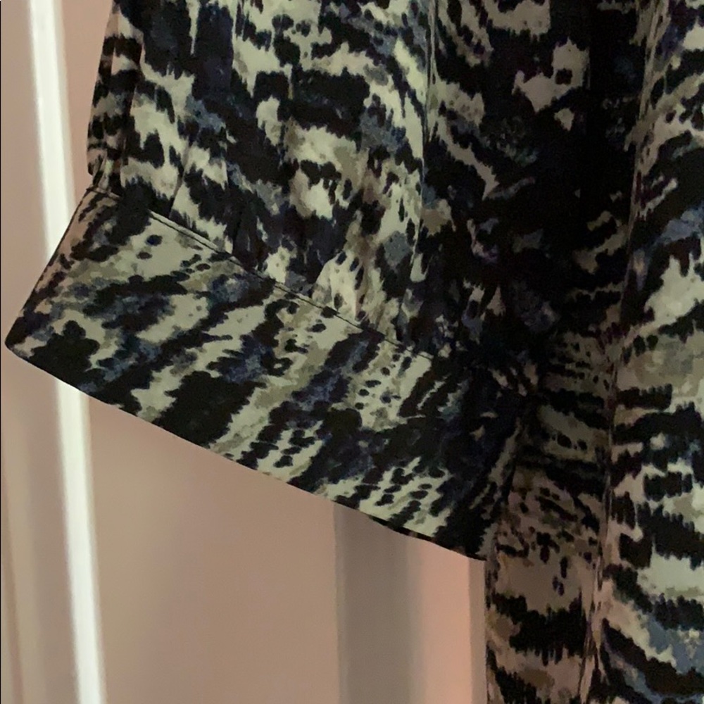 Talbots printed blouse - Picture 6 of 6